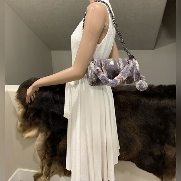Handmade Real Rex Rabbit Fur Barrel Bag/Crossbody Includes Fur Ball Bag Charm - Picture 2 of 16